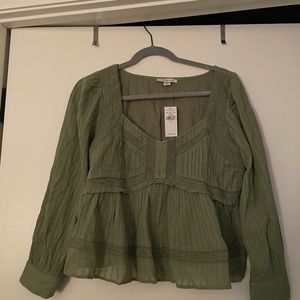 NWT American Eagle Long-Sleeve Babydoll Blouse Small